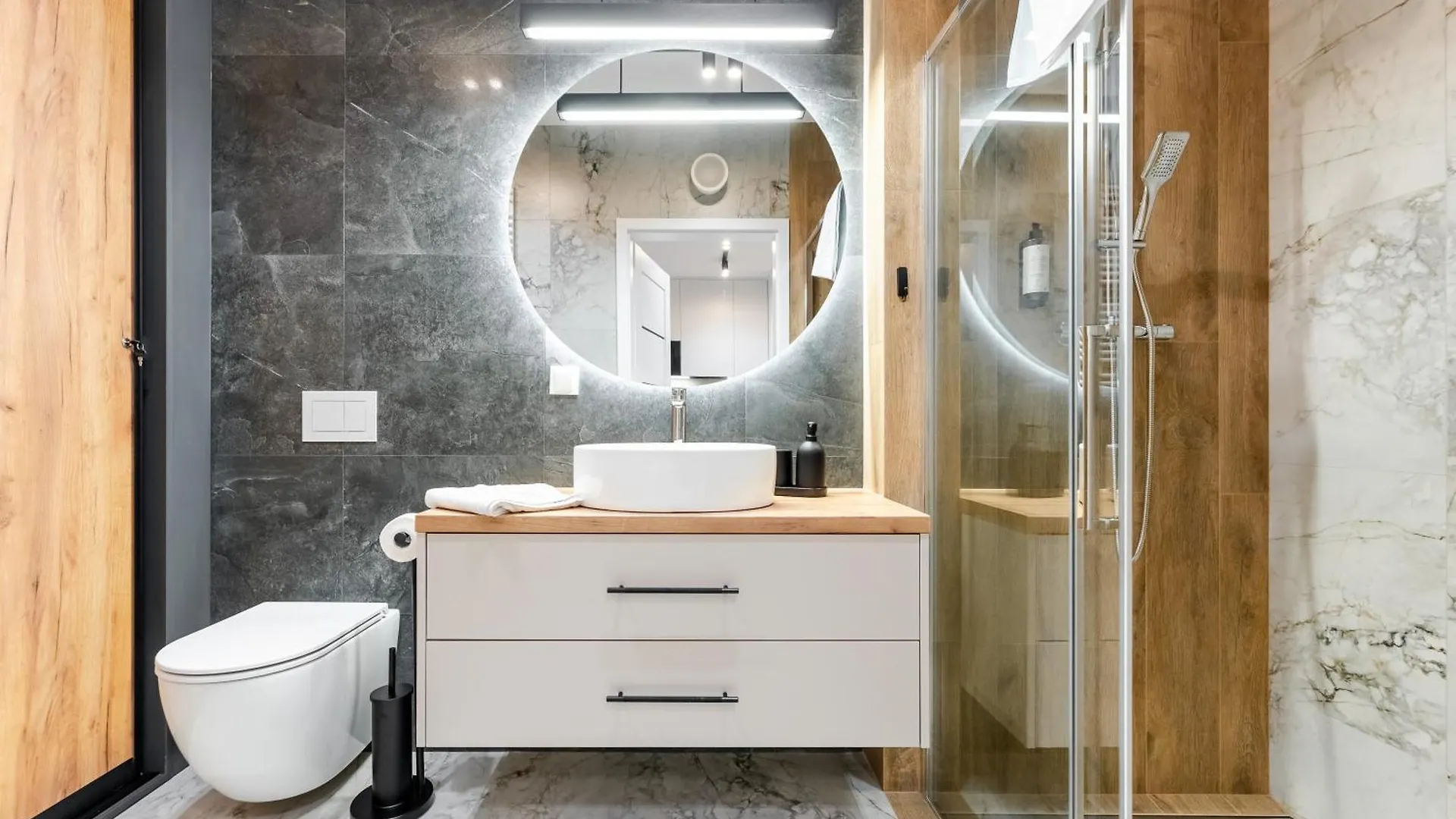 Apartament Premium Delux Kasprowicza 20C Darmowy Parking Basen Sauna Gym Kolobrzeg 0*,  Poland